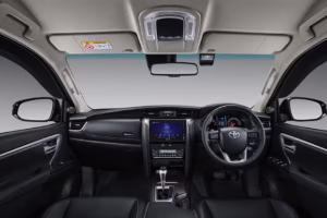 toyota-fortuner-dashboard-view-422100