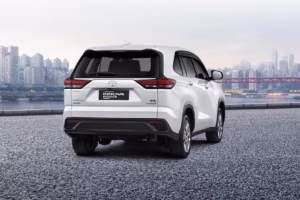 toyota-innova-zenix-rear-angle-view-631350