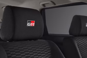 toyota-rush-front-seat-headrest-456220